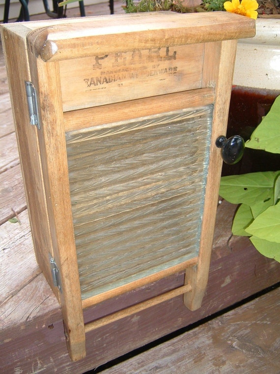 vinTage PrimiTive GlaSS WasHboaRd WooDenwaRe