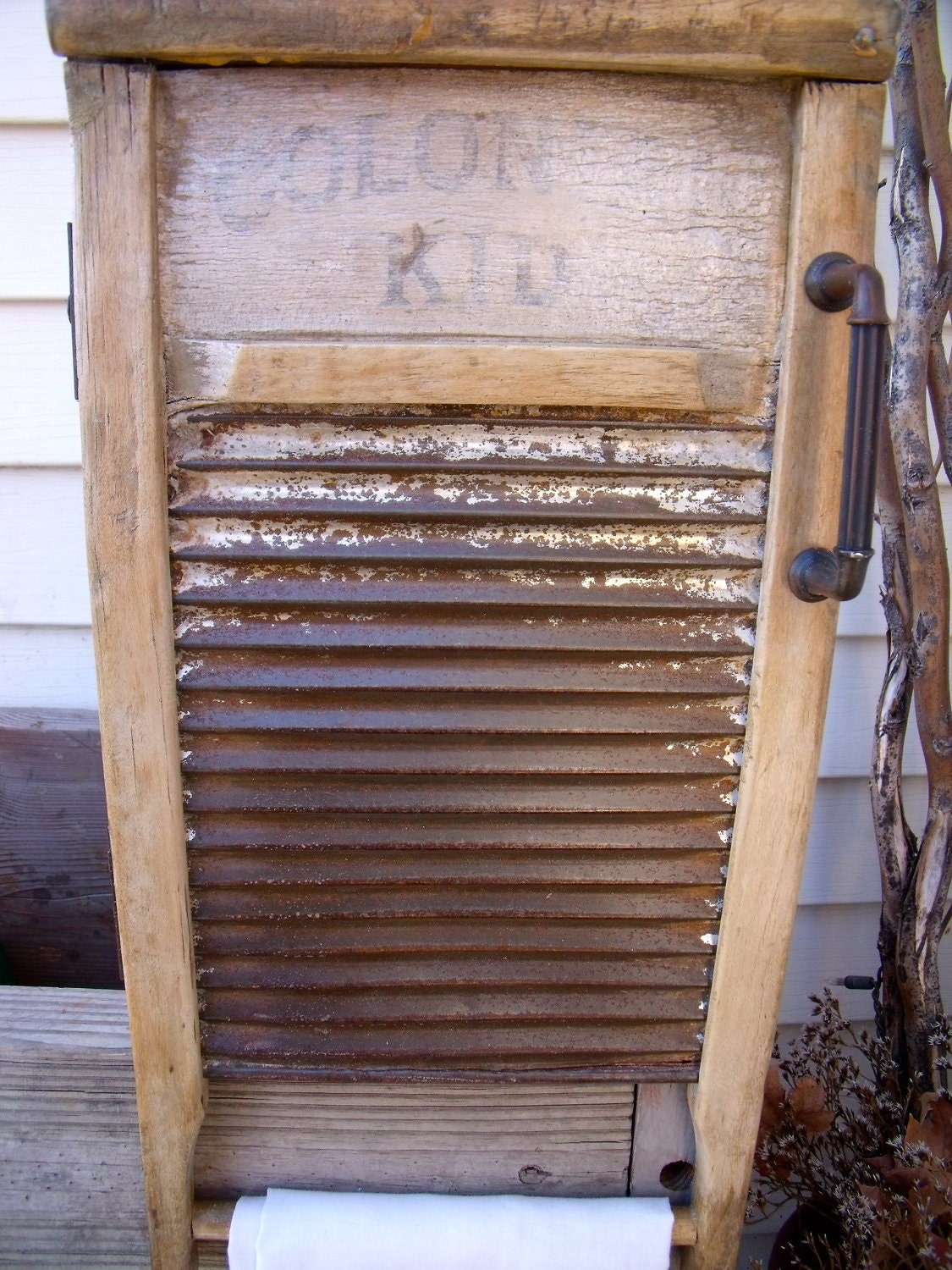 anTiQue primiTive CoLoniaL KiD WASHBOARD