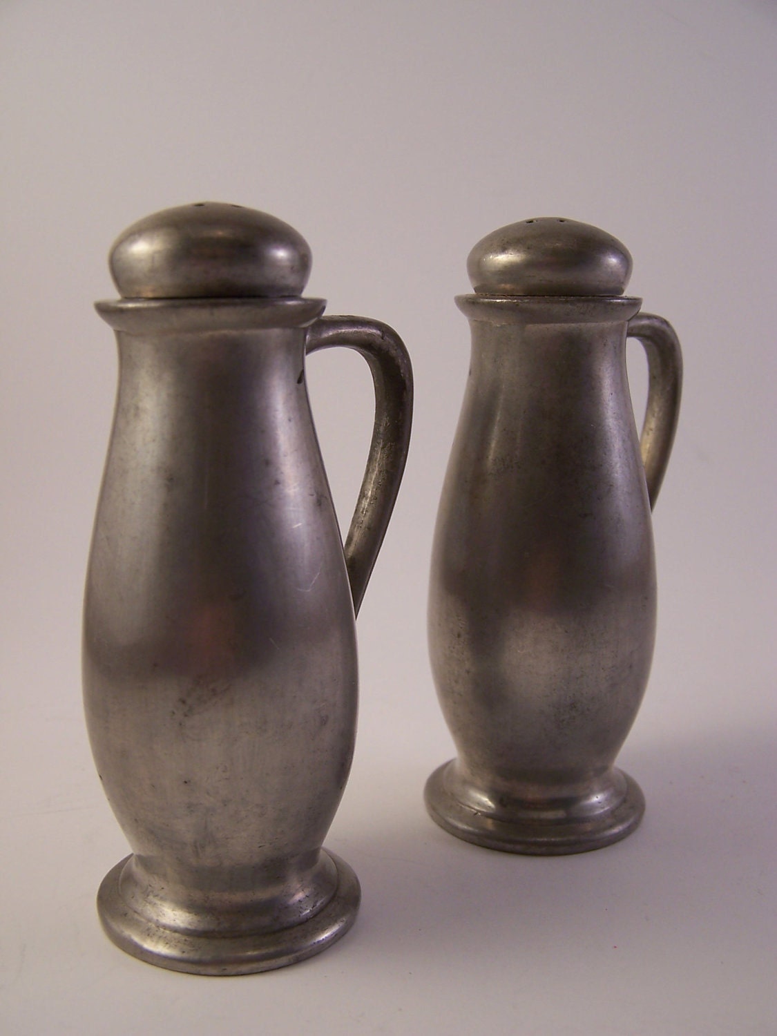 vintage pewter salt and pepper shakers mayflower metal