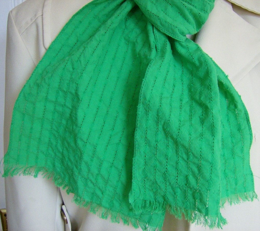Kelly Green Cotton Fringe Scarf by SuZefashion on Etsy