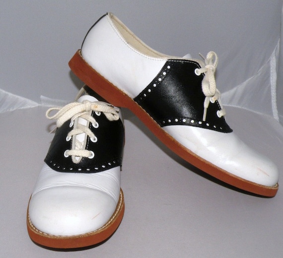 1950s to Early 1960s Black and white SADDLE OXFORD Shoes size