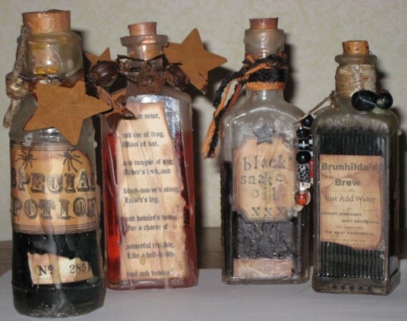 Halloween Witch�s Potion Bottles Set of 4