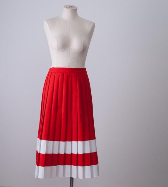 Vintage Red Pleated Skirt with White Stripes M