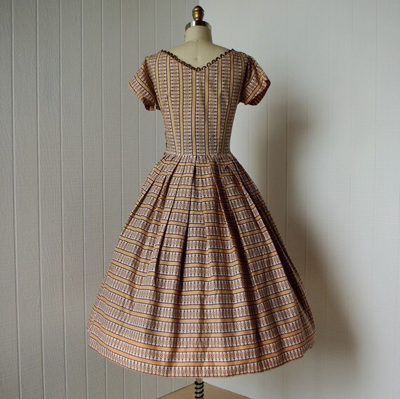 vintage 1950's dress ...fabulous pineapple novelty print