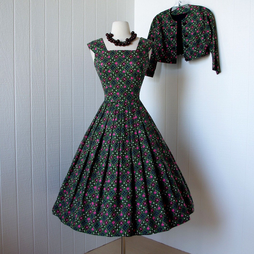vintage 1950's dress ...pretty designer ELINOR GAY by traven7
