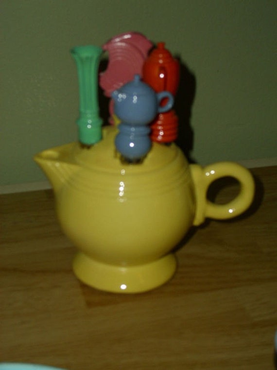 Fiesta Ware 5 Piece Teapot Spreader Set by thetrendykitchen