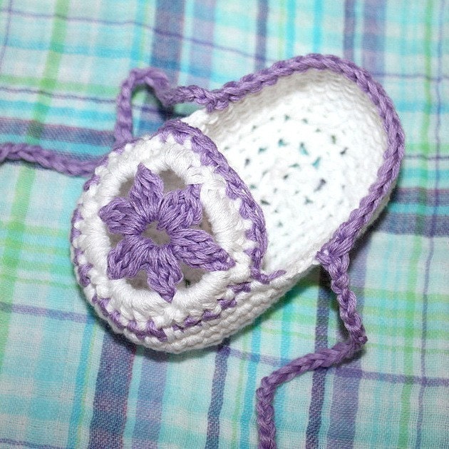 Snowman Baby Booties - A Free Crochet Pattern