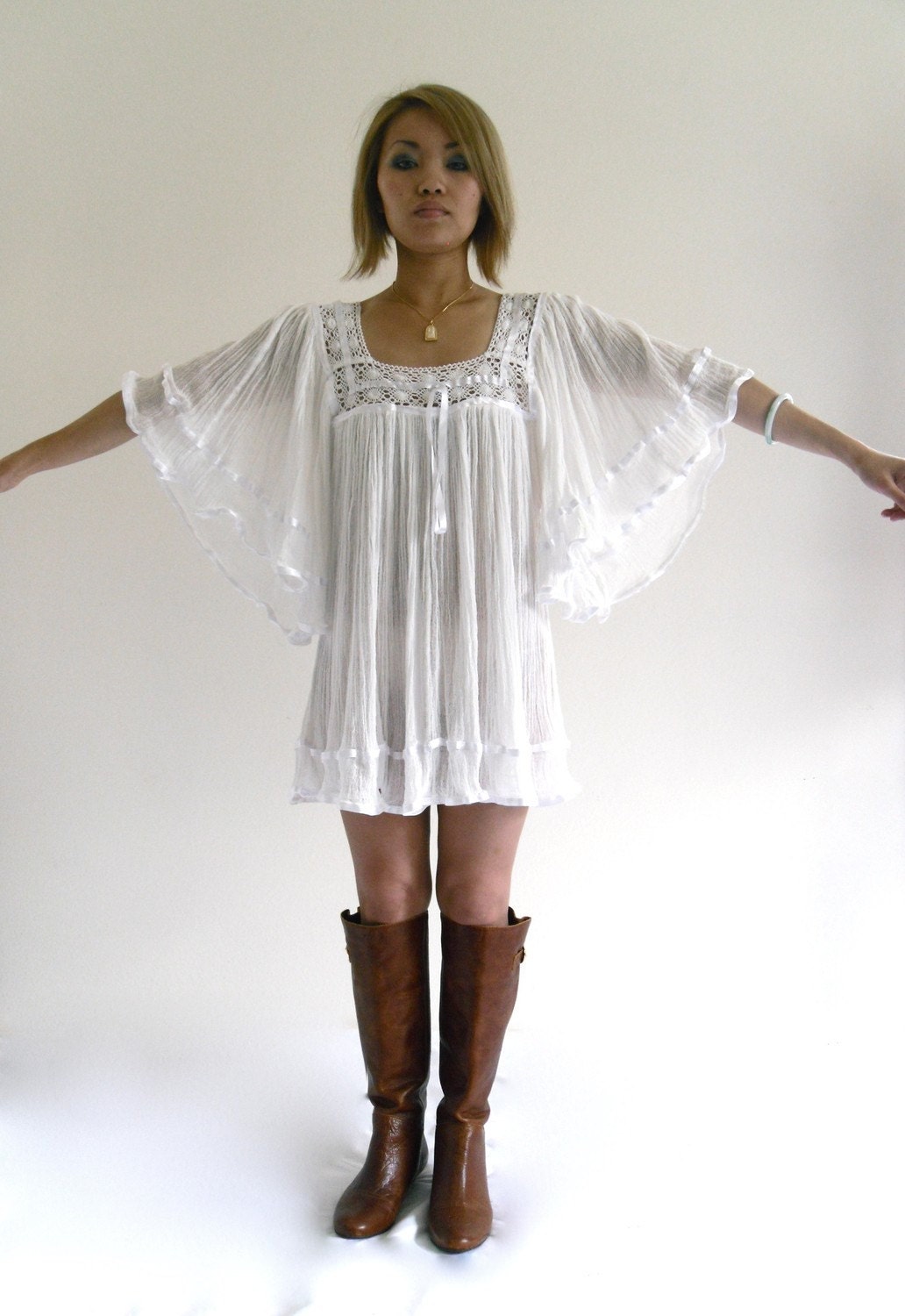 S A L E 70s wHite GauzE aNgeL sLeeVe Mini Tunic Dress Blouse