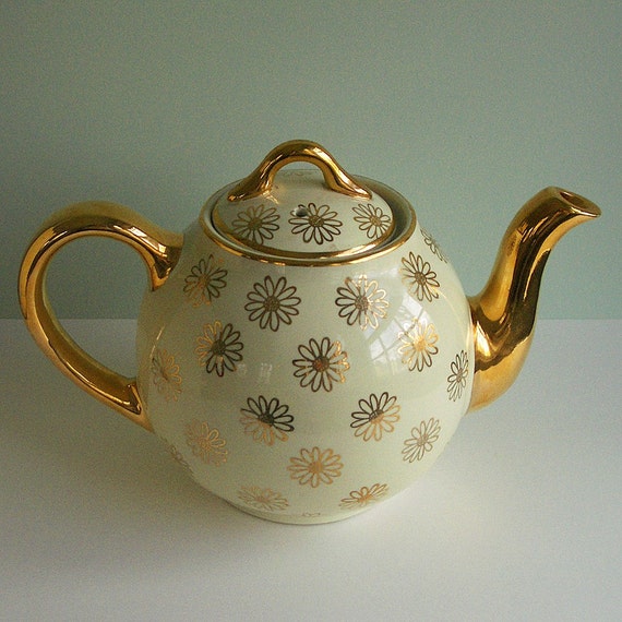 Vintage Hall China 12Cup Daisy Gold Label Ivory French Teapot