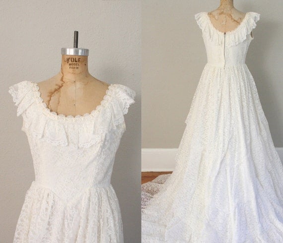 1950s Lace Wedding Dress Vintage White by adVintagous