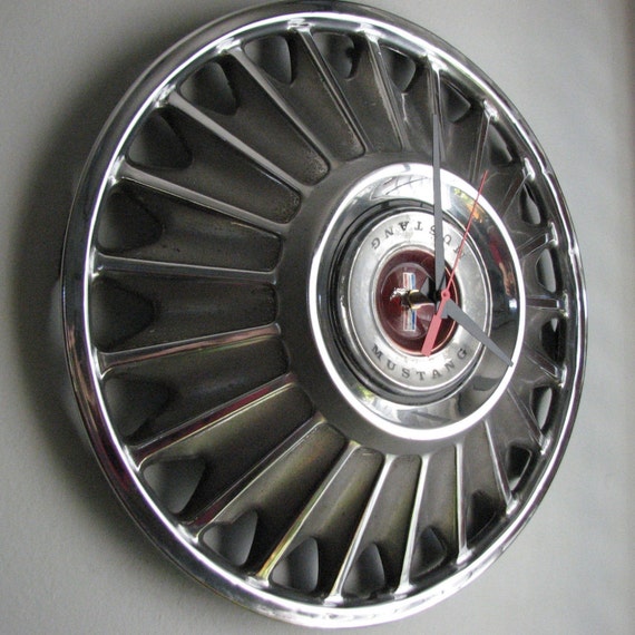Ford mustand hubcaps #4