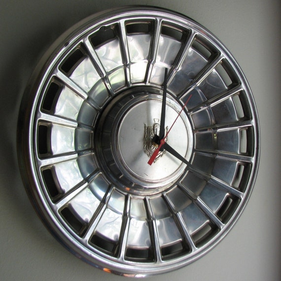 197880 Chevy Hubcap Clock