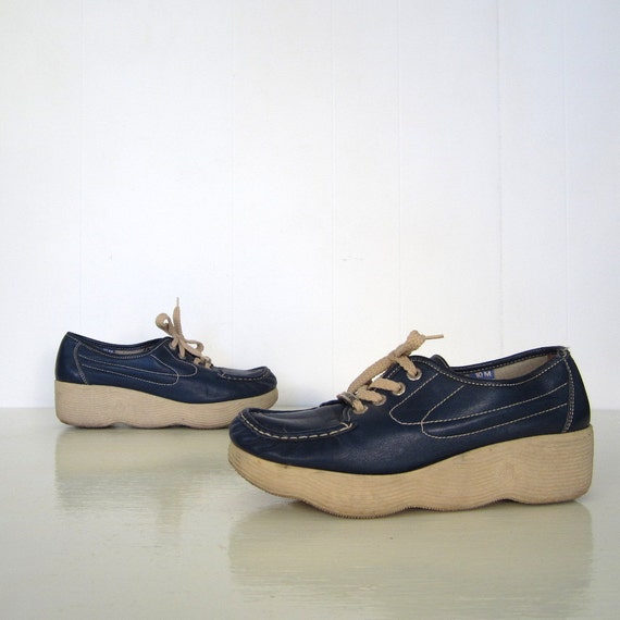 casual 70s shoes