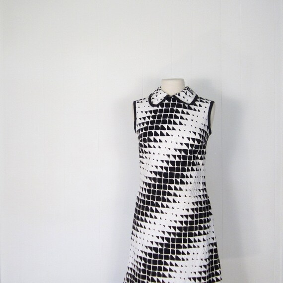 Mod 1960s Dress / Op Art Dress / 60s Dress / by SmallEarthVintage