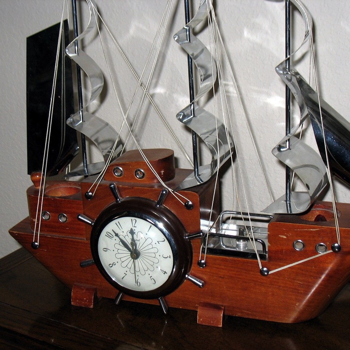 United Ship Sailboat Sail Boat TV Clock Lamp Light Vintage