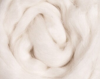 Polwarth/ White/ Wool Roving/ Combed Top/ Rovings/ How to Spin Yarn/ Needle Felting/ Wet Felting Supply/ Spinning Top/ Alba Ranch/ 8 oz/