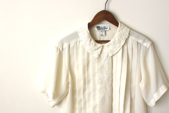 vintage pleated blouse. M