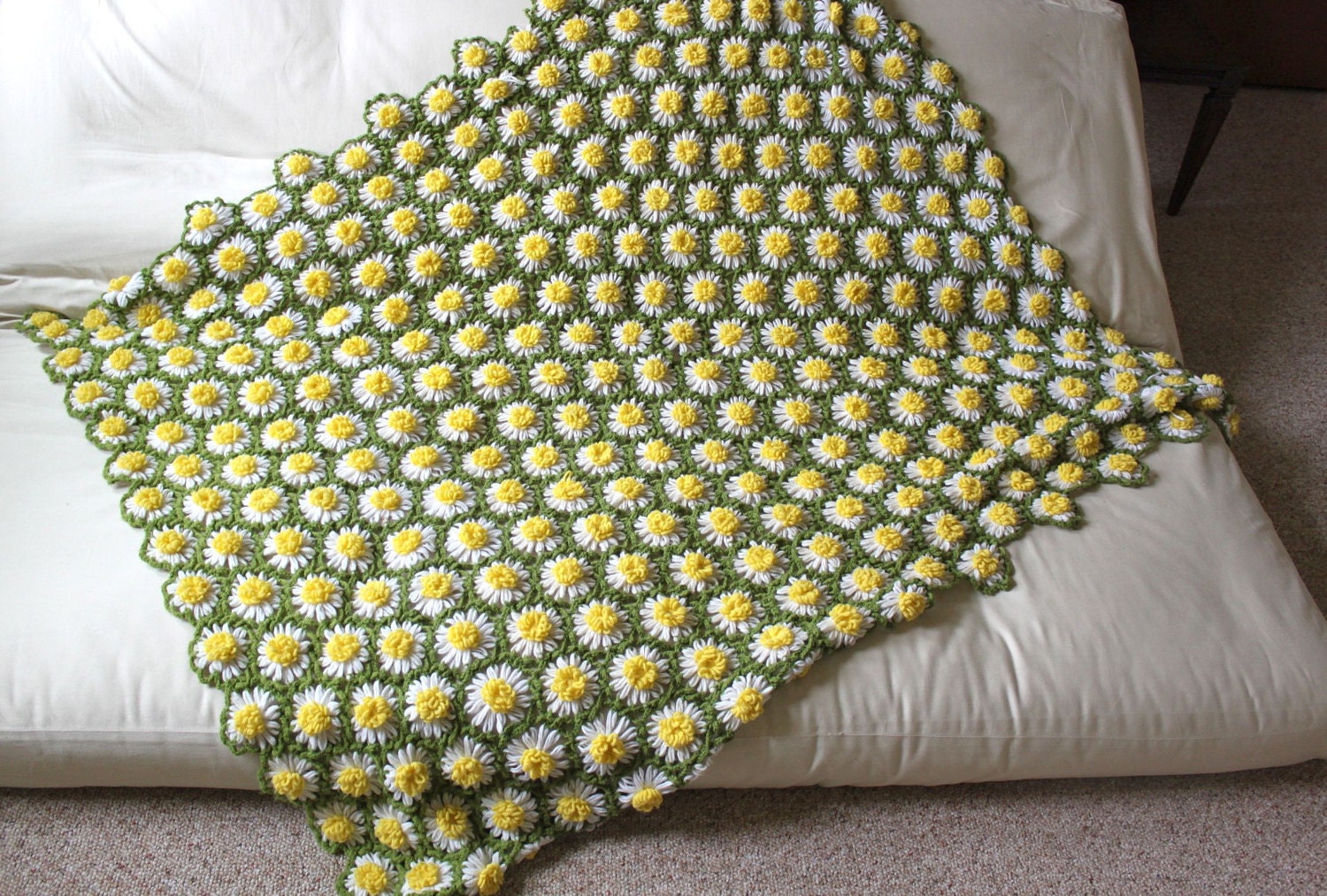 Vintage Crocheted Daisy Afghan