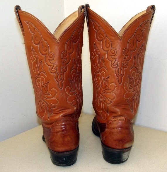 Vintage Justin brand Cowboy boots with snakeskin foot size 9 D
