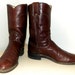 Nice Vintage Roper style Justin brand cowboy boots in a deep rich brown size 6 B