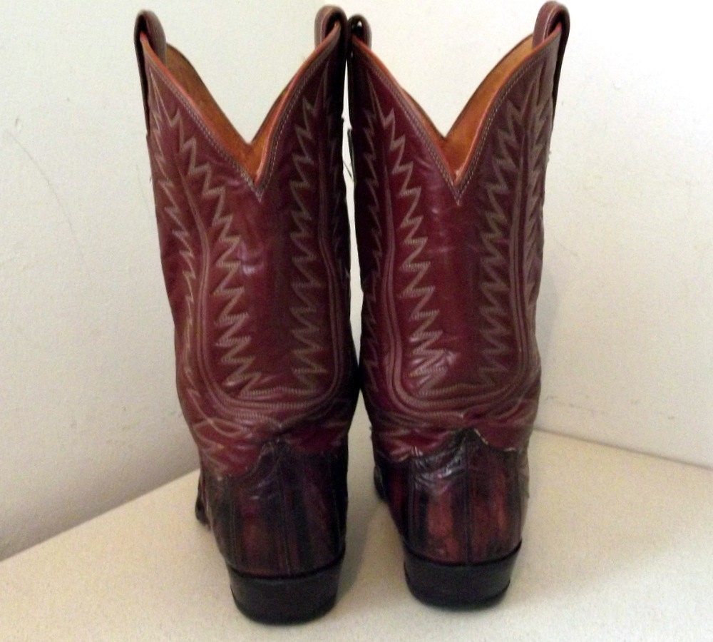 Vintage Tony Lama brand Eel Skin Cowboy Boots size 8 D or
