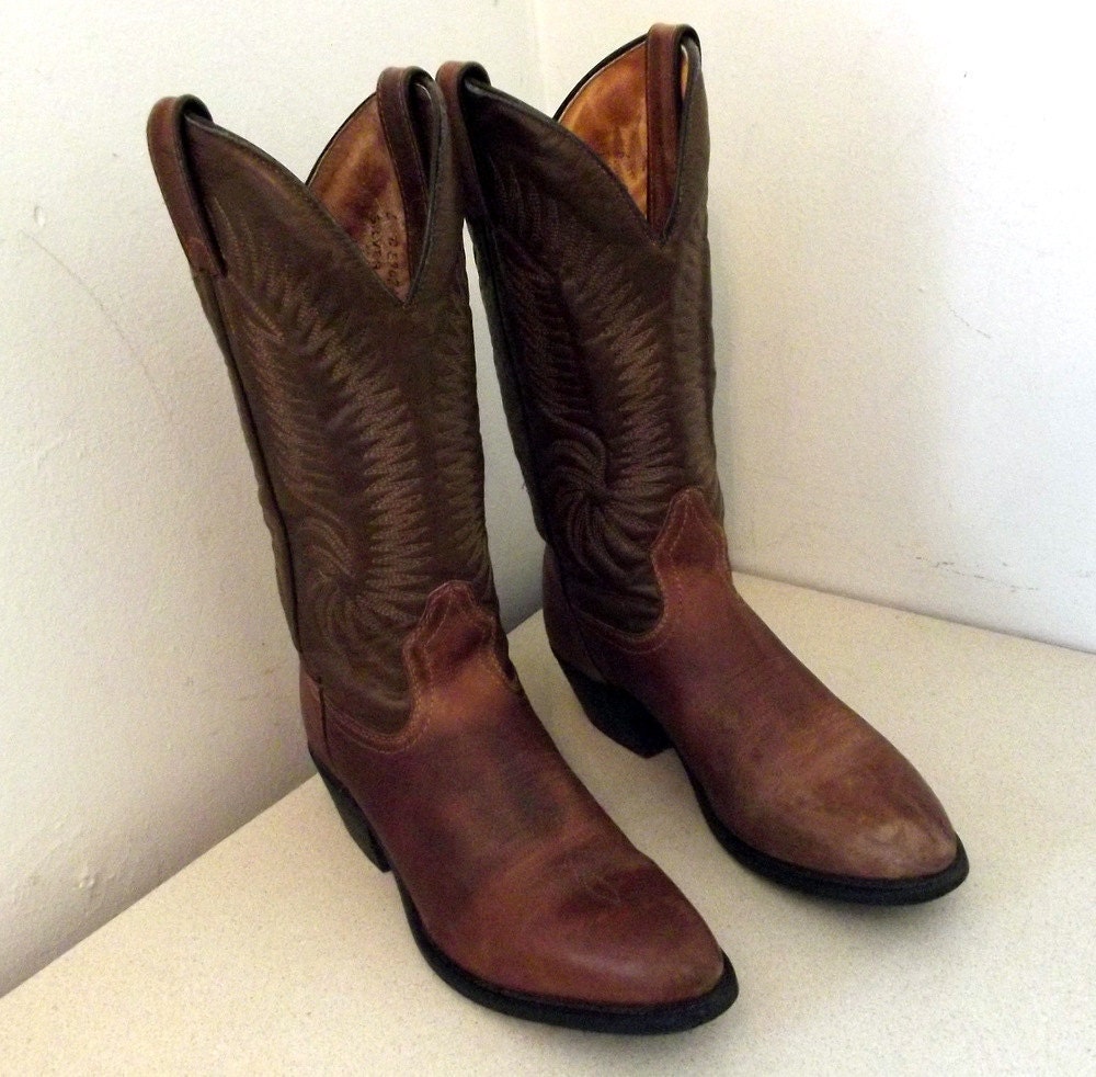 Vintage Boulet SIlver Rebel Cowboy Boots in a cowgirl size 6 C