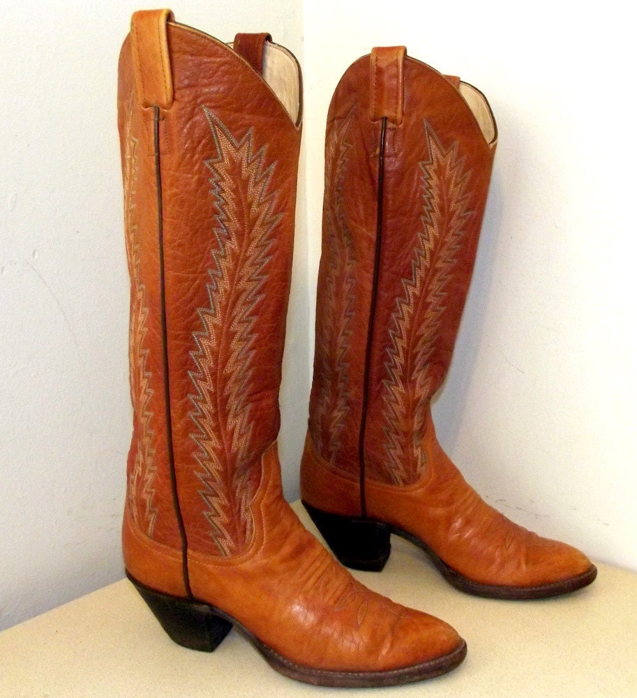 Great Looking Vintage Larry Mahan Cowboy Boots in a cowgirl