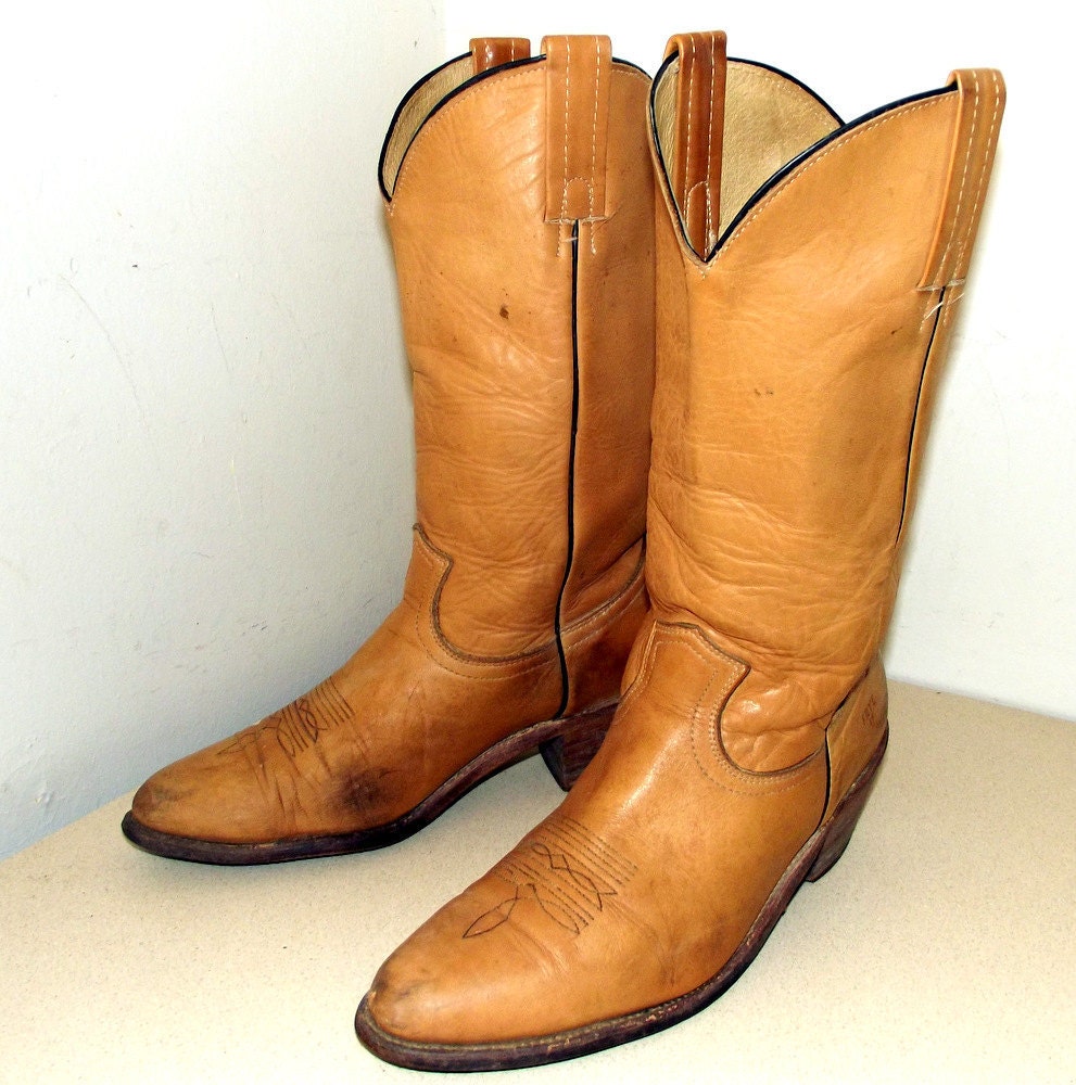 Vintage Frye Cowboy Boots in a super soft buttterscotch tan