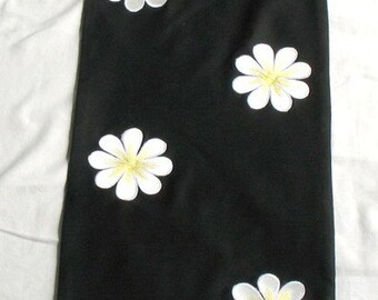 Beautful black and white table runner 54×14