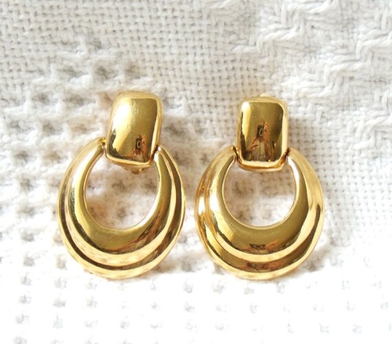 Vintage Liz Claiborne Clip Earrings by geniestreasures on Etsy