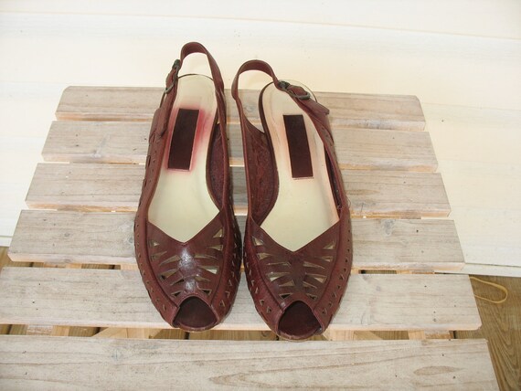 vintage etienne aigner sandals