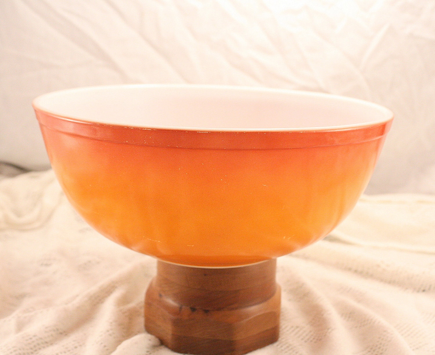 Vintage RED PYREX BOWL Red Orange Fade Large Serving Mixing 4