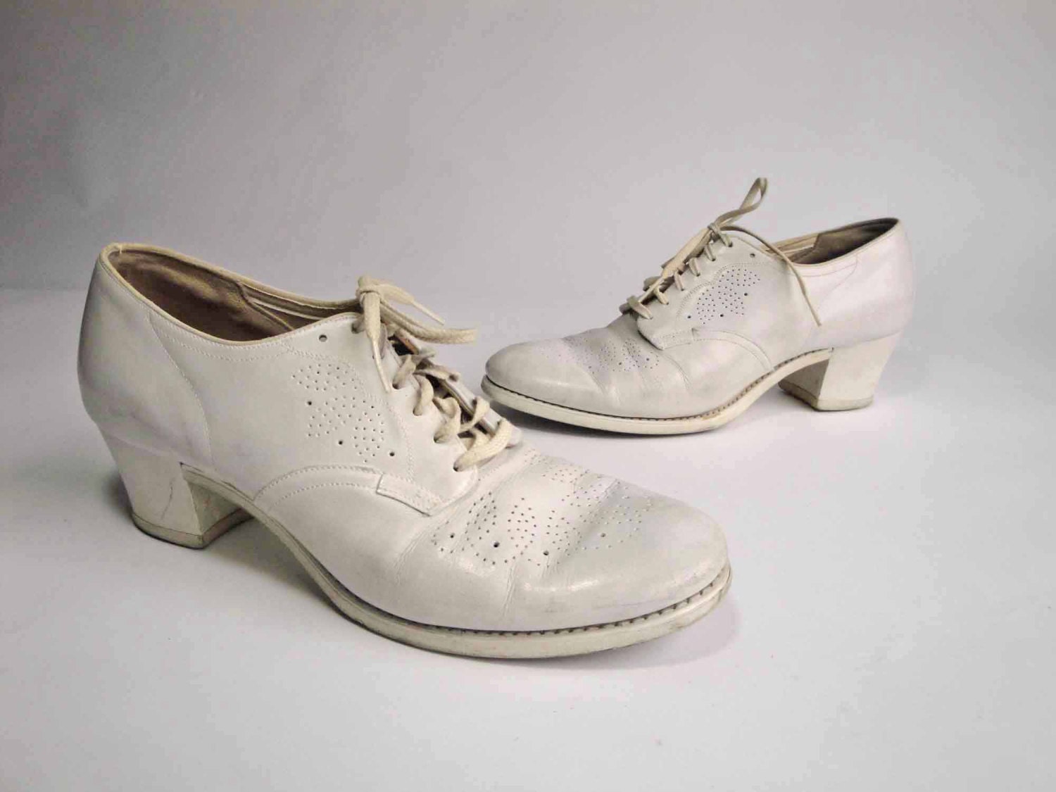 Vintage Red Cross Shoes 6