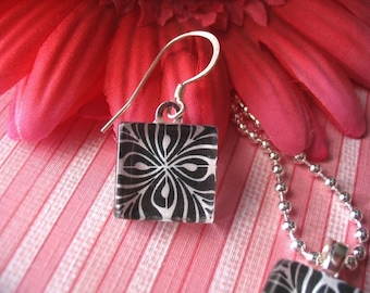 NEW...50 EARRING SIZE GLASS PENDANTS...GREAT FOR TINY PENDANT NECKLACE OR RING.