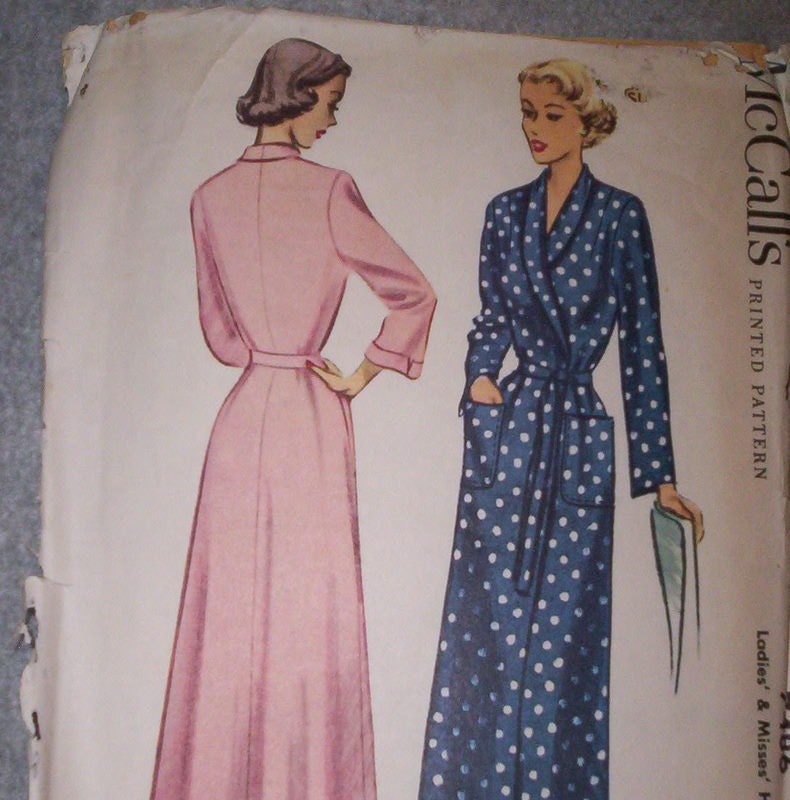 Vintage Sewing Pattern Ladies Bathrobe Long or Short Sleeves