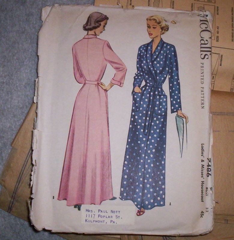 Vintage Sewing Pattern Ladies Bathrobe Long or Short Sleeves