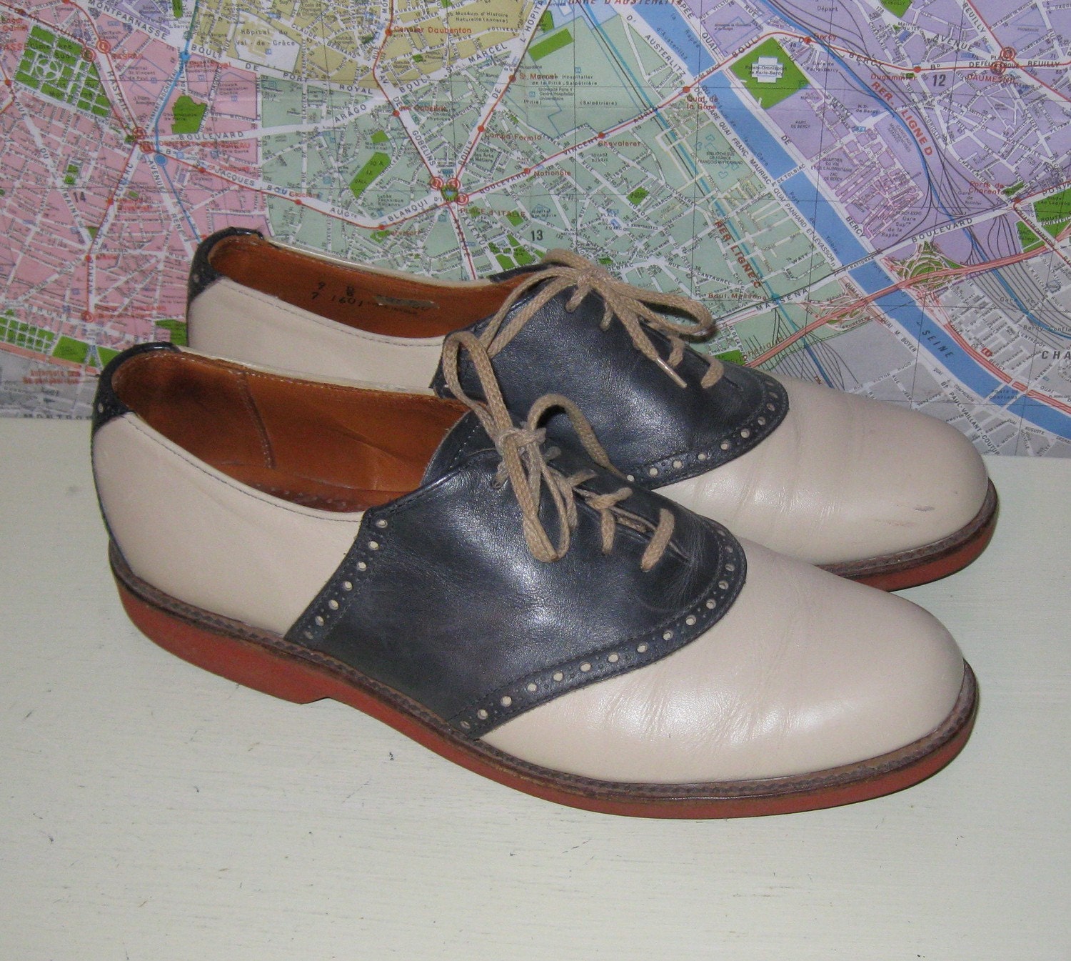 Mens Size 9 Cole Haan Saddle Shoes. Preppy. Bookish. Classic.