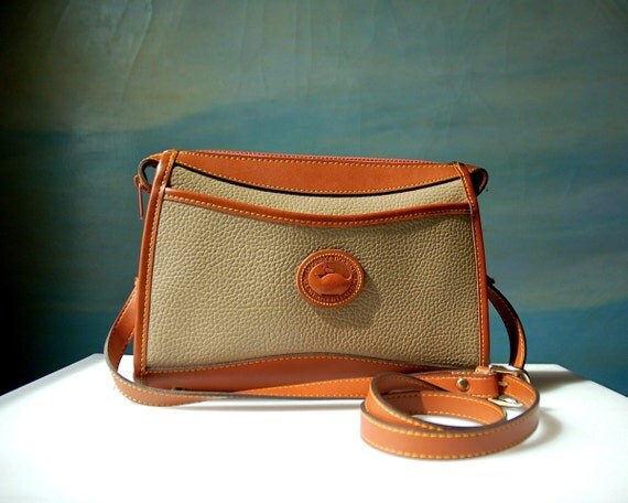 dooney and bourke beige purse