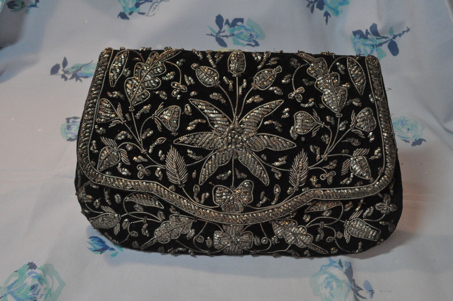 Vintage Made-In-India Zardozi Embroidered Handbag Clutch