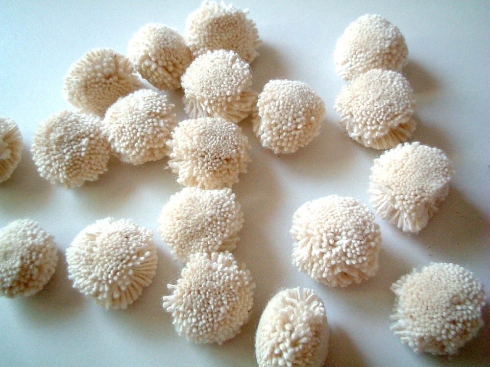 White Yarn Pom Poms cotton yarn ball yarn pompom yarn