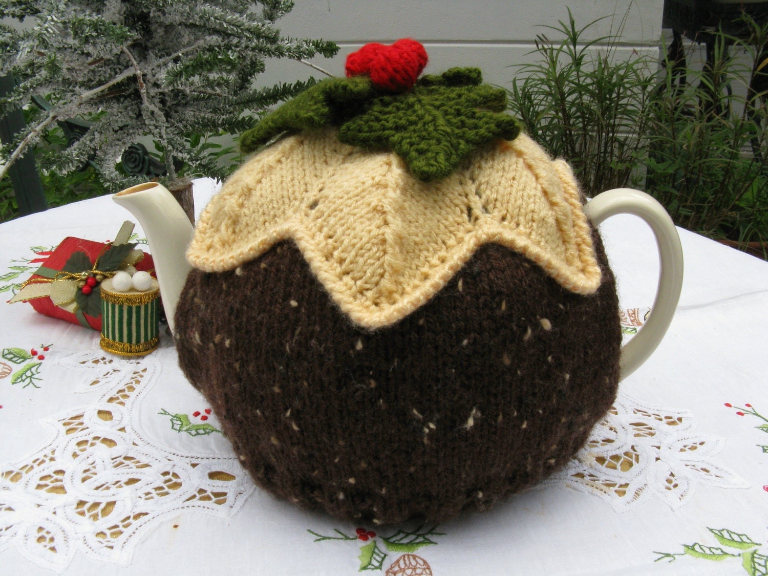 Christmas Pudding Tea Cosy Hand knitted