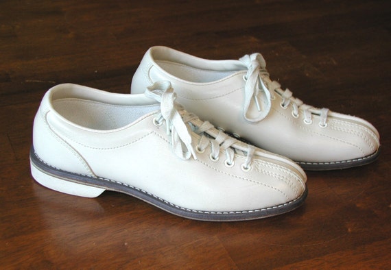 Brunswick Womens Vintage Bowling Shoes Cream by SunsetSideVintage