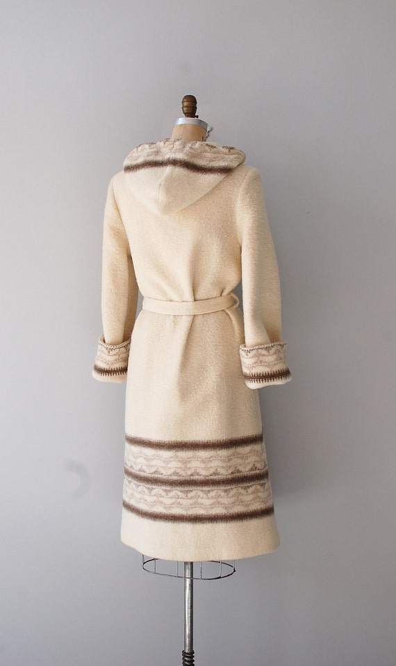 icelandic coat / 1970s belted wool coat / Alefoss Icewool