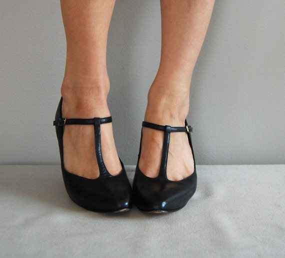 vintage Classic Black T-STRAP Heels