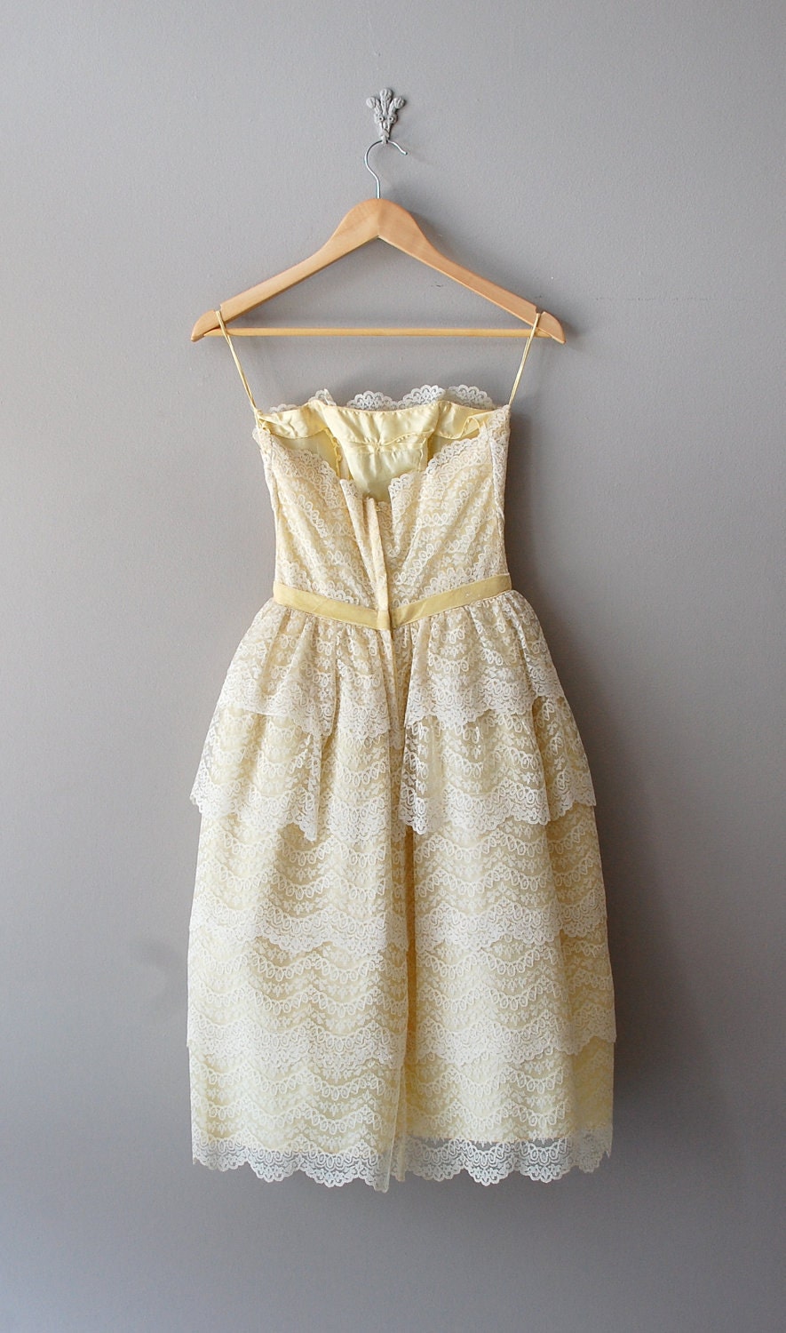 1950s dress / 50s dress / Cornsilk Lace dress