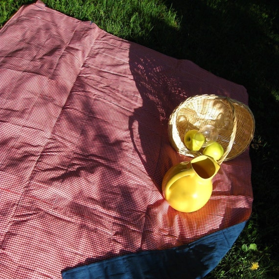 Picnic Blanket in Red Gingham / Eco friendly Retro and Roomy