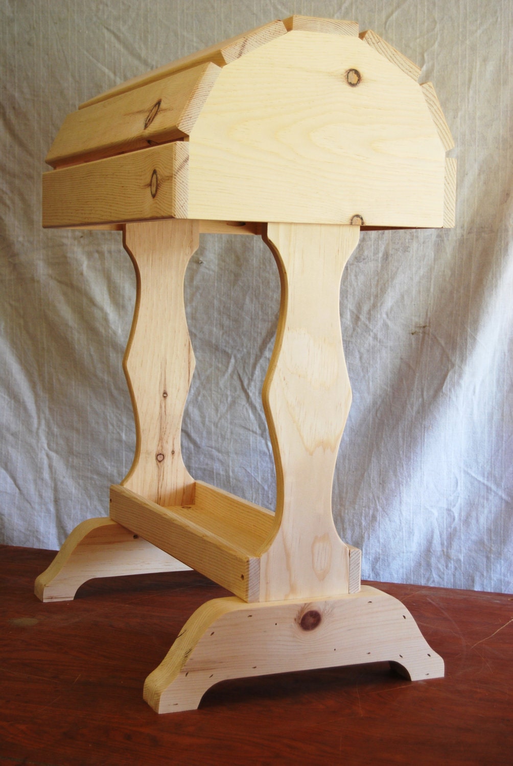 Classic Wood Saddle Stand in solid pine / Natural unfinished