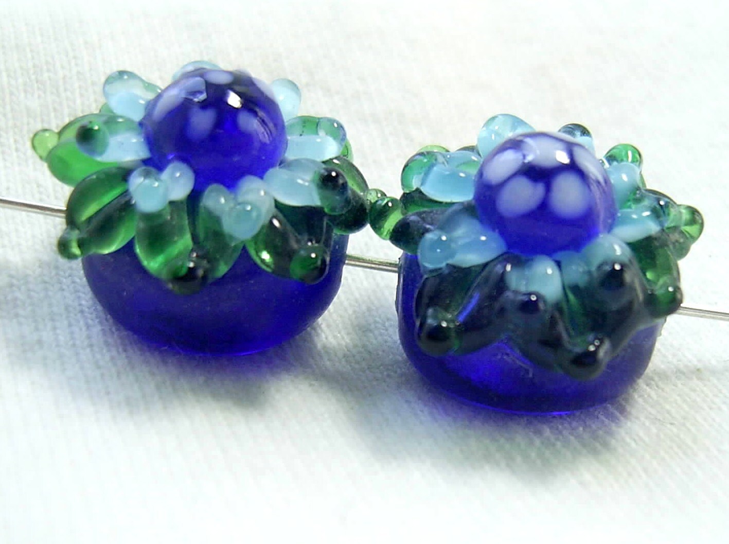 Pair 2 pieces Fused Glass FLOWER Beads Realistic Lampwork