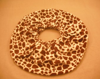 RaToob, Brown and White Giraffe