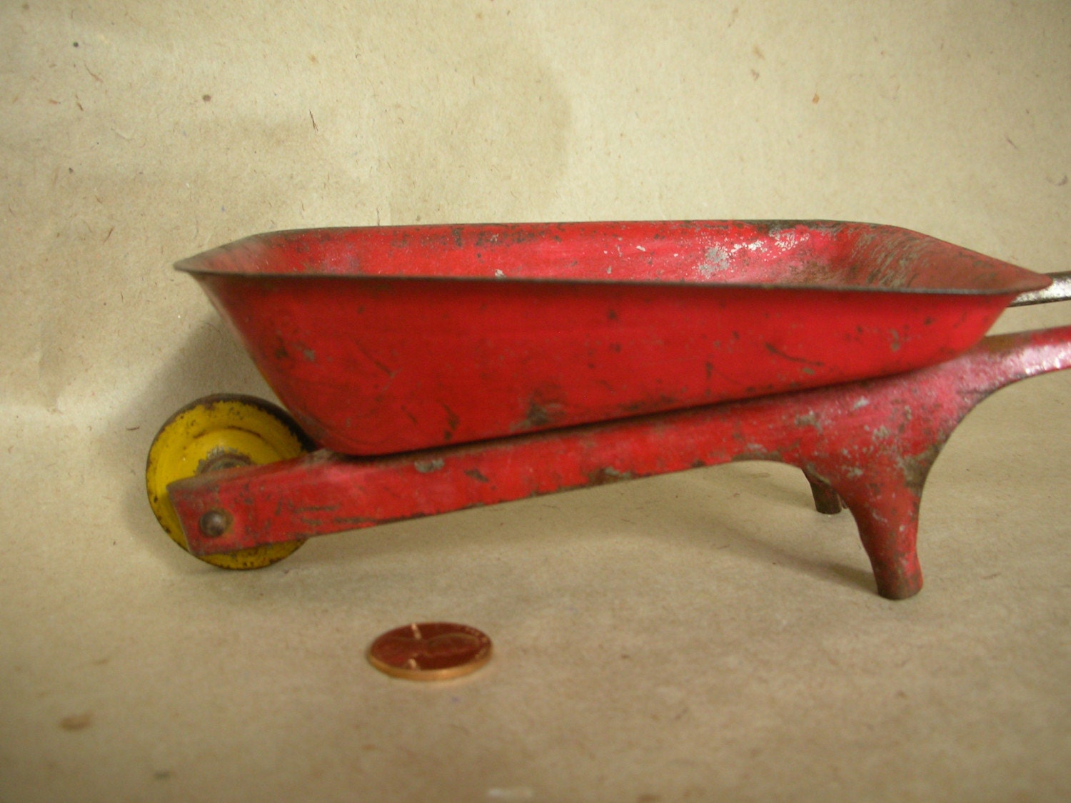VINTAGE CHILDS TOY WHEELBARROW